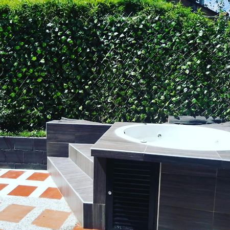 Hostal Spa Casa De Piedra Con Jacuzzi Santa Rosa de Cabal Kültér fotó